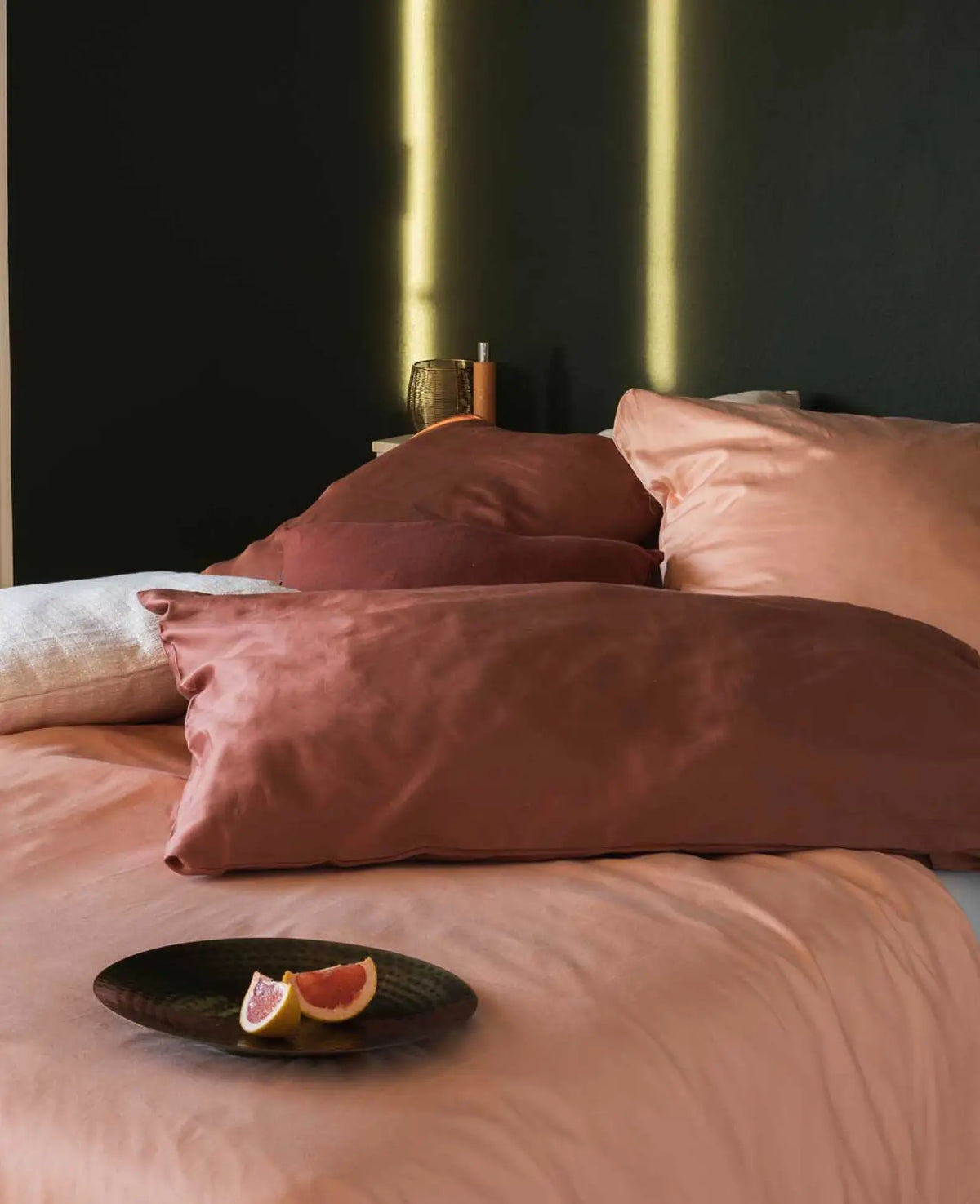 "Thia Soft Peach" Bettbezug / Duvetbezug aus Pfirsichfarben / Altrosa Bio Baumwoll-Satin, 200 x 210 cm