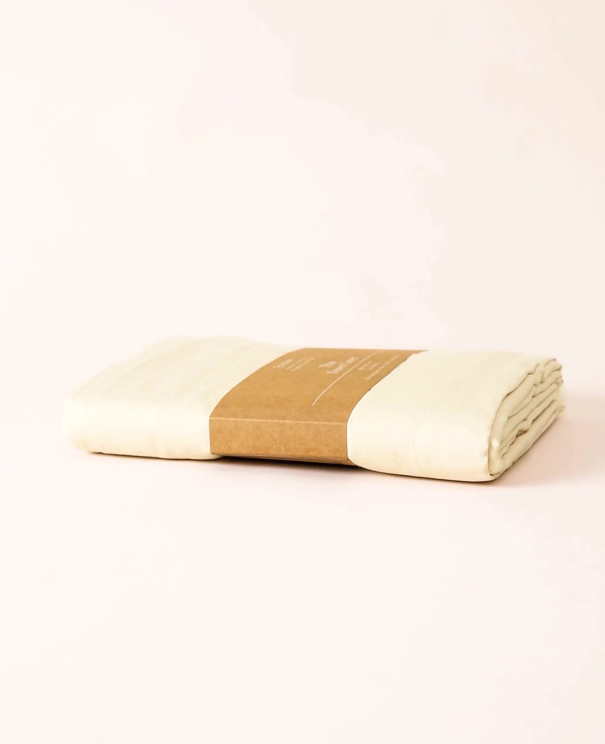 "Thia Oatmeal" Bettbezug / Duvetbezug aus Cremefarbenem Bio Baumwoll-Satin, 200 x 210 cm