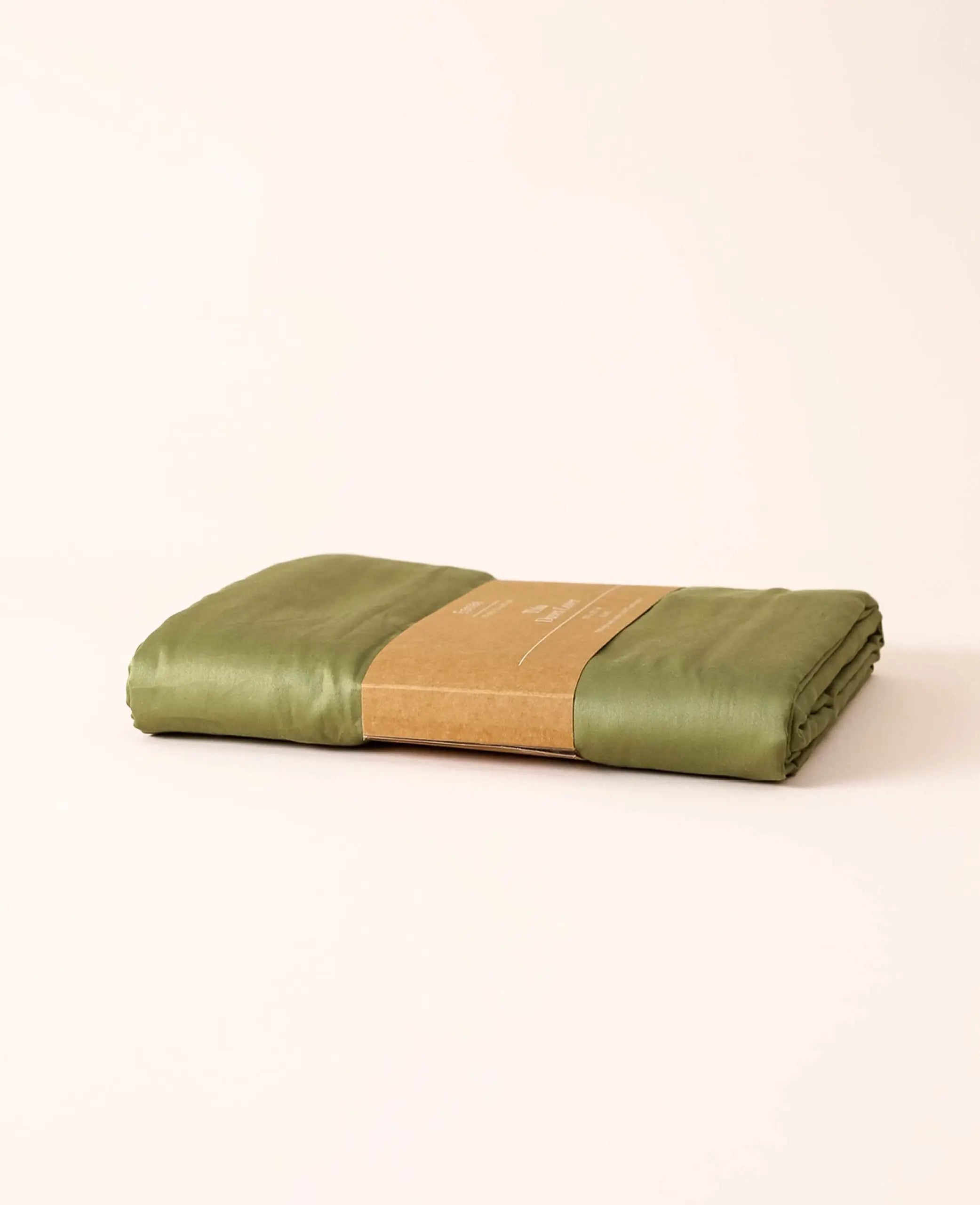 "Thia Olive" Bettbezug / Duvetbezug aus Olivgrünem Bio Baumwoll-Satin, 200 x 210 cm