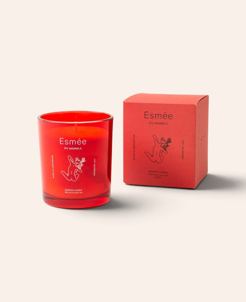 Esmée Premium Scents - N°2 Magnolà, Duftkerze mit Duftnote "Soft Blossoms", 280 g, Rot