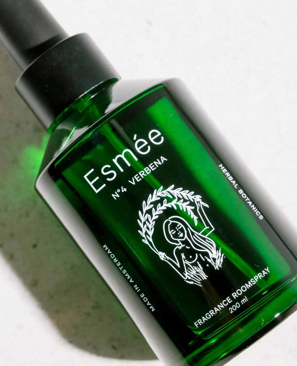 Esmée Premium Scents - N°4 Verbena, Raumspray mit Duftnote "Herbal Botanics", 200 ml, Grün