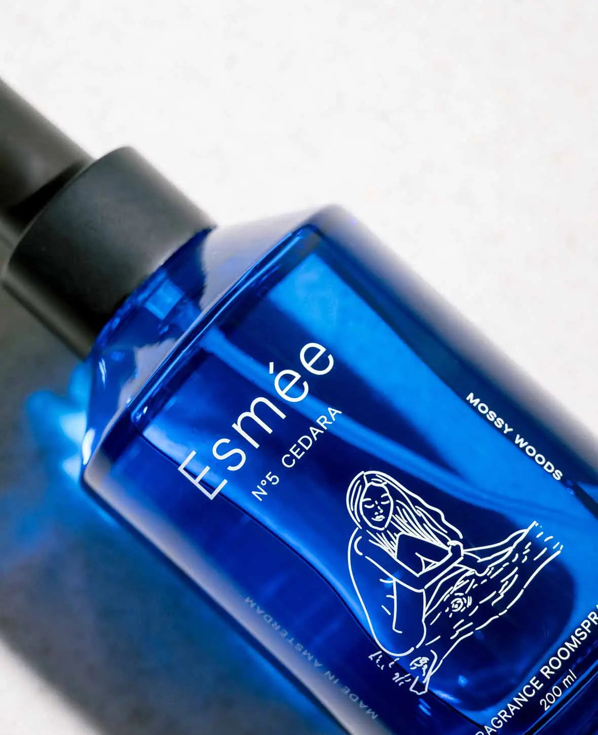Esmée Premium Scents - N°5 Cedara, Raumspray mit Duftnote "Mossy Woods", 200 ml, Blau