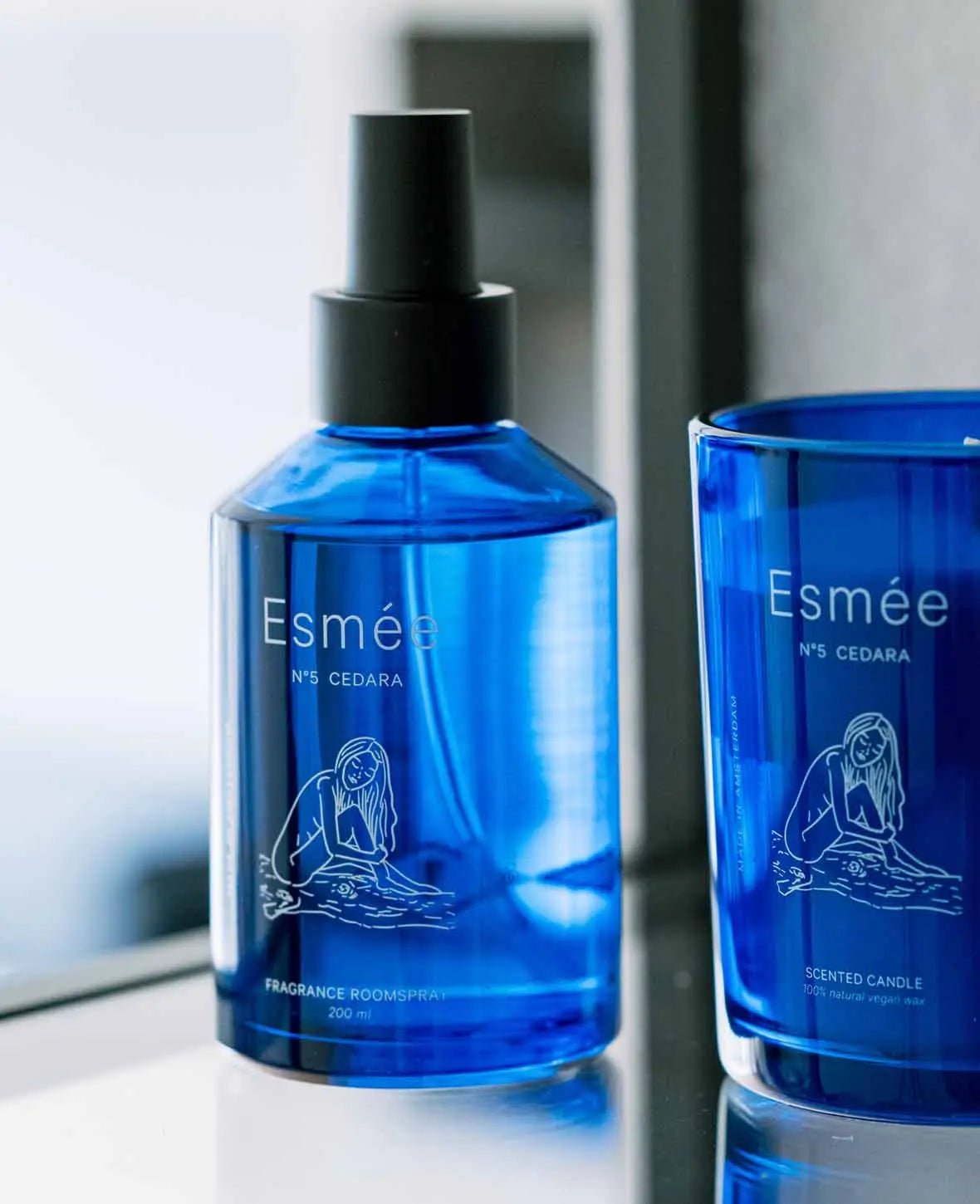 Esmée Premium Scents - N°5 Cedara, Raumspray mit Duftnote "Mossy Woods", 200 ml, Blau