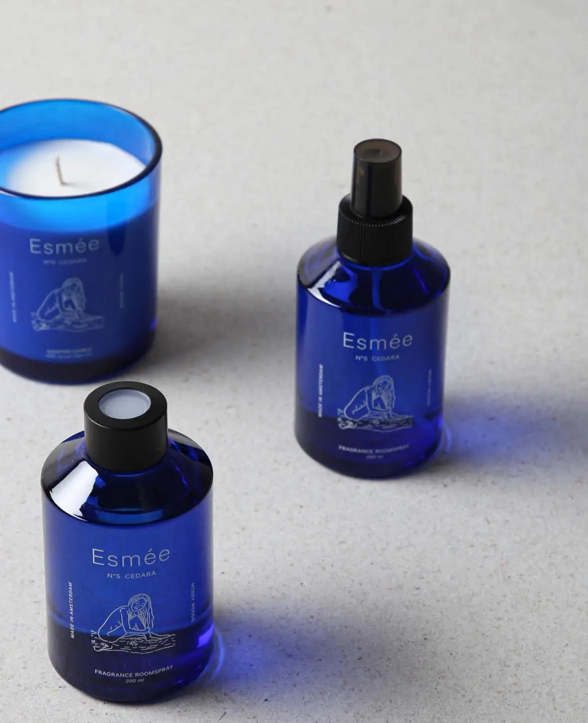 Esmée Premium Scents - N°5 Cedara, Raumspray mit Duftnote "Mossy Woods", 200 ml, Blau