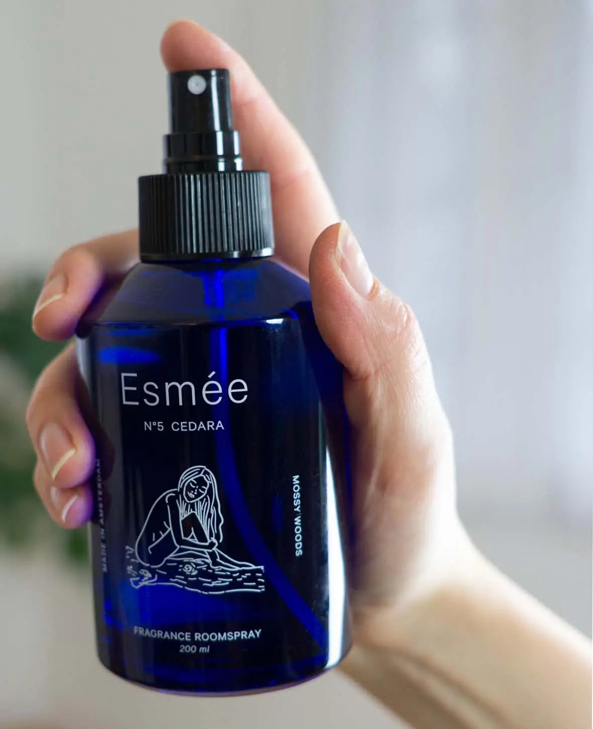 Esmée Premium Scents - N°5 Cedara, Raumspray mit Duftnote "Mossy Woods", 200 ml, Blau