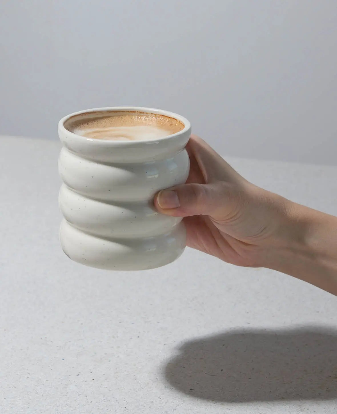 Keramik Becher / Tassen in Bubble Form, Beige mit Sprenkeln, 490 ml, 2 Stück