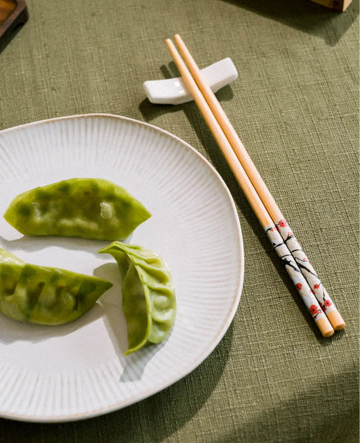 Service à sushi, plateau de service, bols en porcelaine et baguettes, 9 pièces.