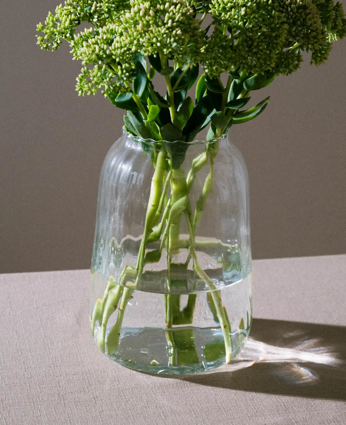 Glasvase mit leichter Struktur, H 21 × Ø 16 cm