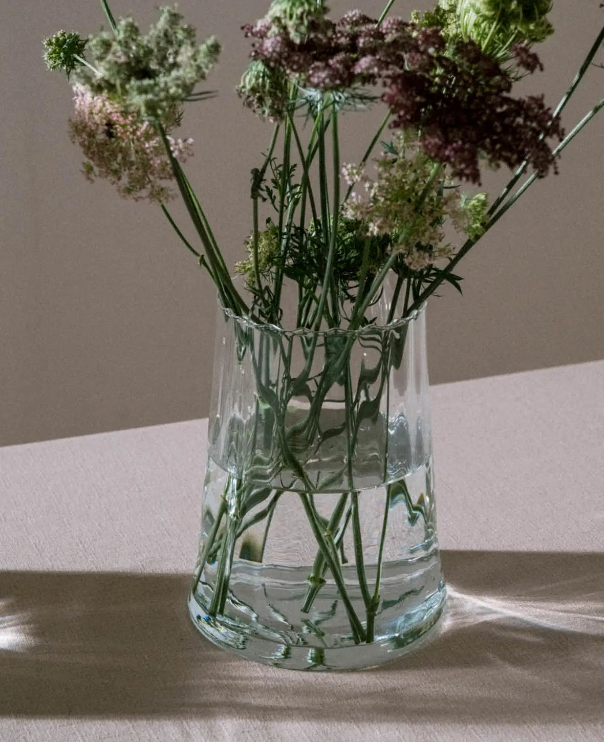 Vase en verre à légère structure ondulée, Ø 14 cm