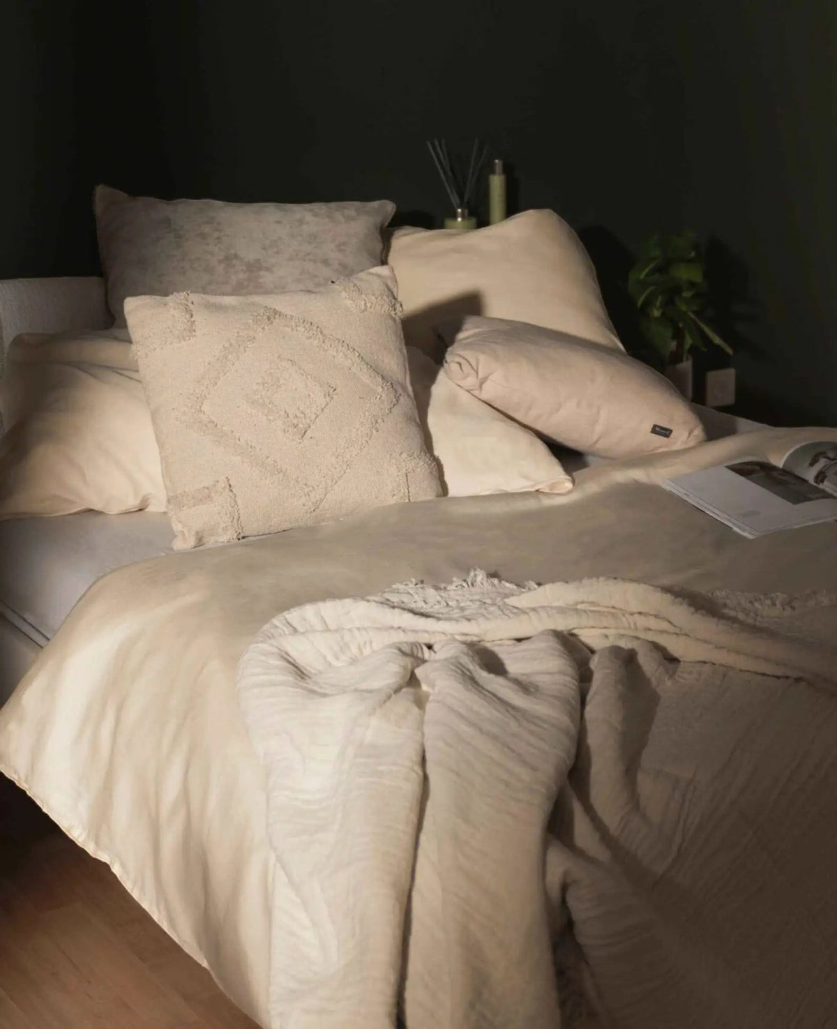 "Thia Oatmeal" Bettbezug / Duvetbezug aus Cremefarbenem Bio Baumwoll-Satin, 160 x 210 cm