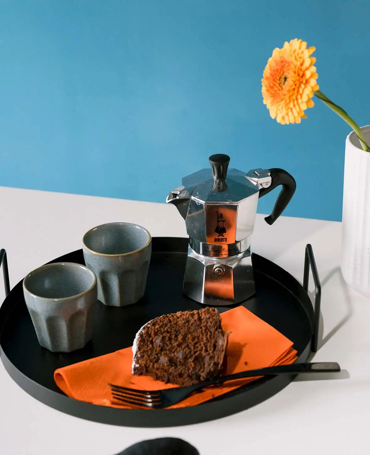 Handglasierte Tasse aus Steingut / Espressotasse in blau-grau, 90 ml, H 6.5 cm x Ø 6.5 cm