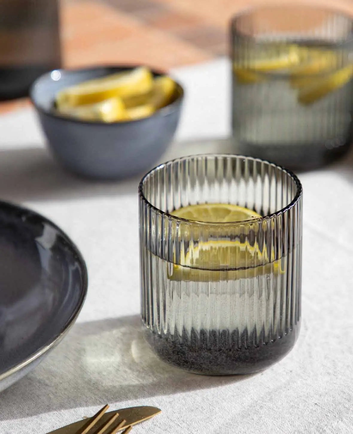 4er Set Trinkgläser "Oskar", aus grauem Glas mit Rillenstruktur, Ø 8.4 cm, 360 ml