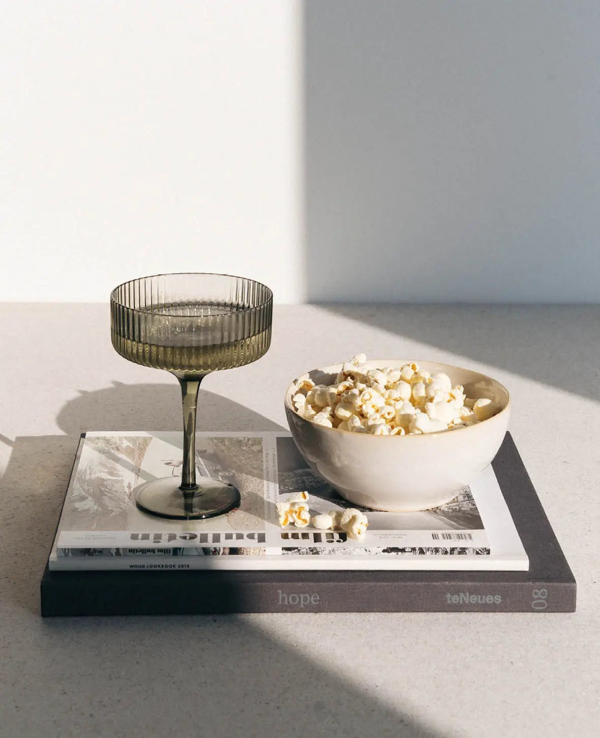 2er Set Champagner / Martini Gläser "Oskar", aus grauem Glas mit Rillenstruktur, Ø 10 cm, 270 ml