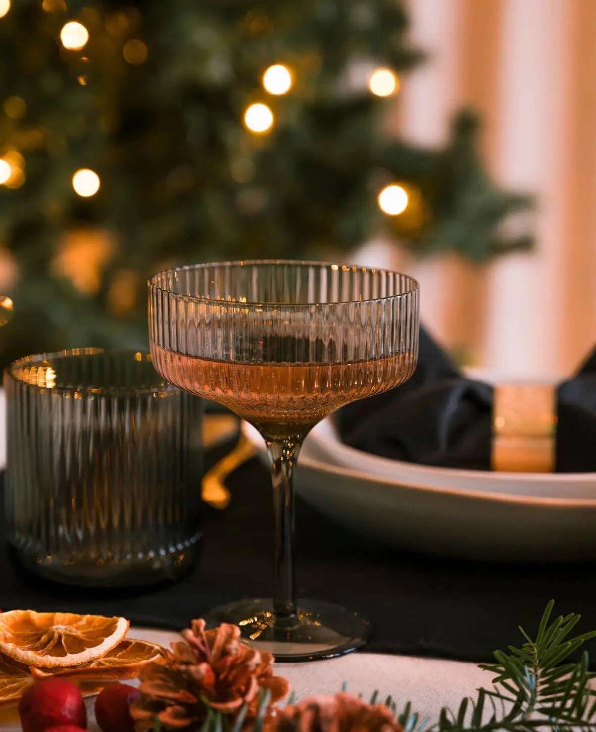 2er Set Champagner / Martini Gläser "Oskar", aus grauem Glas mit Rillenstruktur, Ø 10 cm, 270 ml