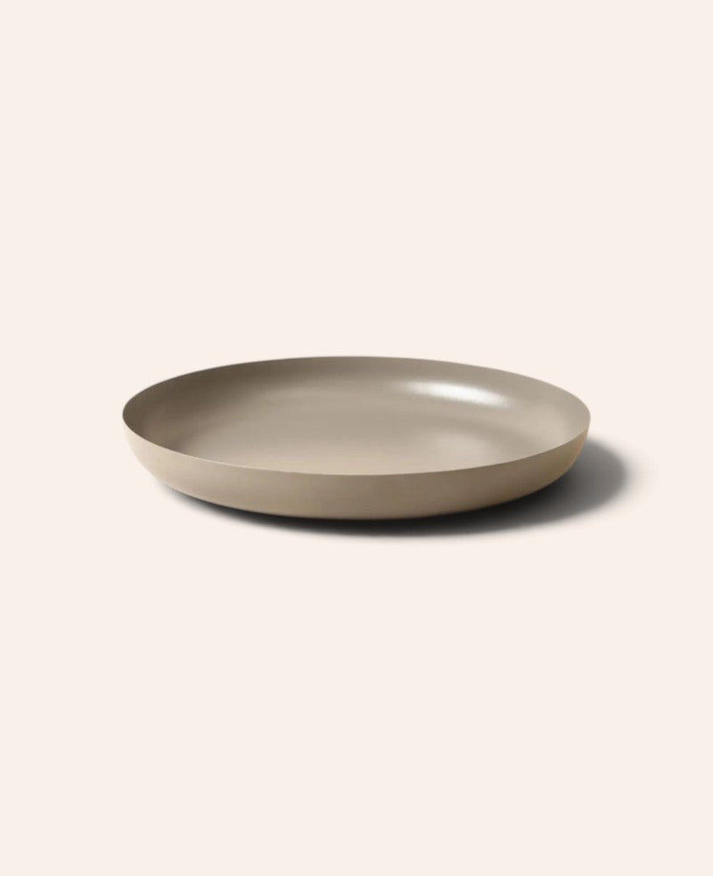 Rundes Serviertablett / Dekotablett aus taupe-farbenem Metall, Ø 30.5 cm