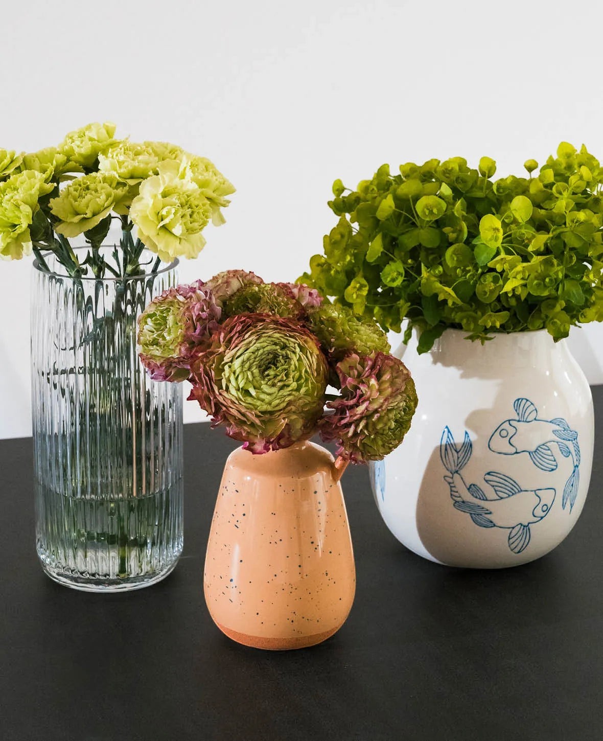 Terracottafarbene Keramikvase mit Griff, H 17 cm