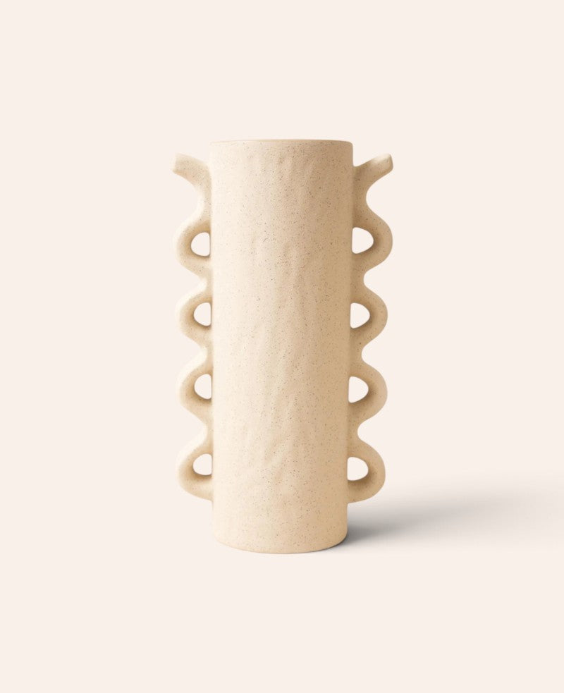 Hohe Vase mit sandiger Oberfläche in Offwhite und schwarzen Sprenkeln, 19 x 12 x H 35.5 cm