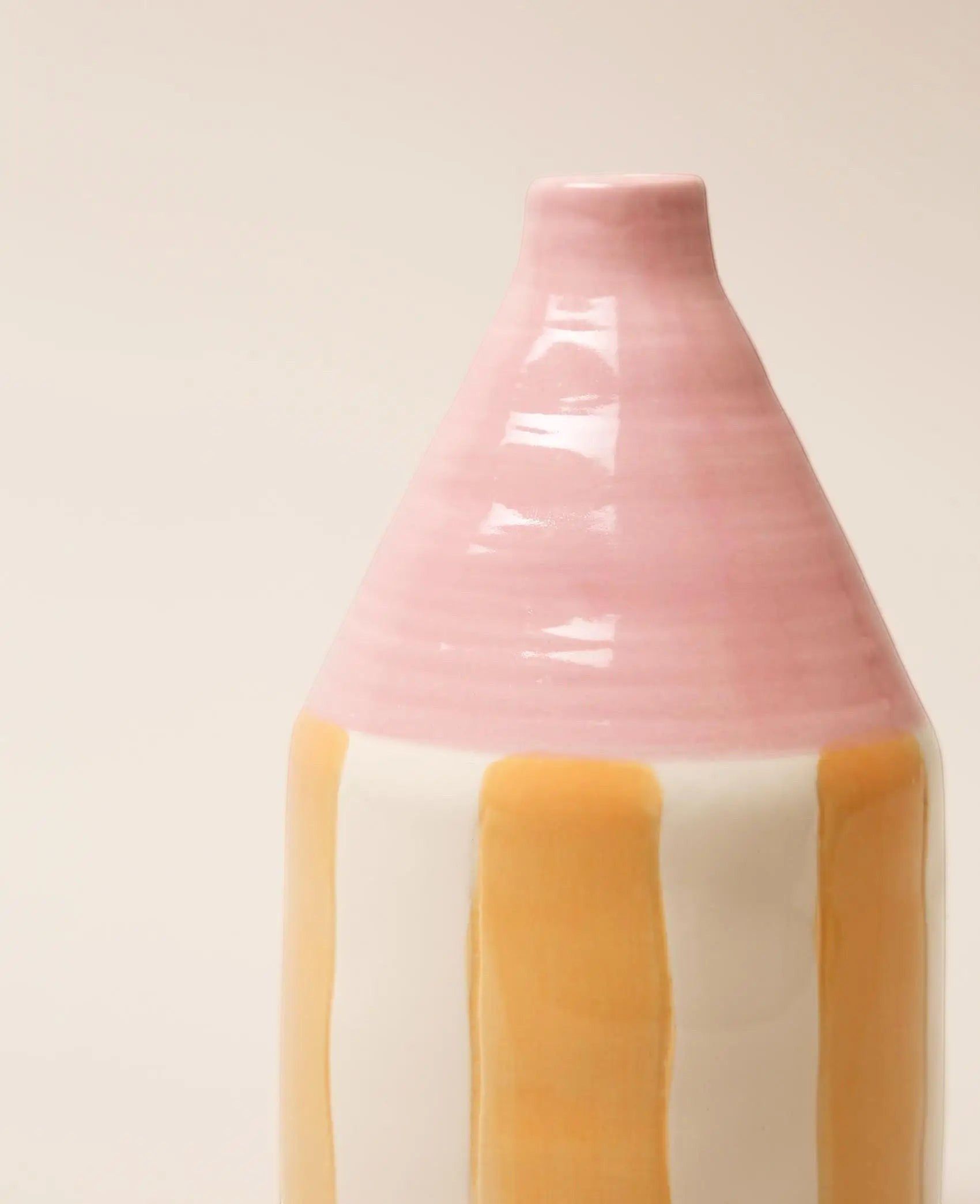 Porzellan Vase mit orangen Streifen und rosa Hals, H 19 x Ø 10 cm