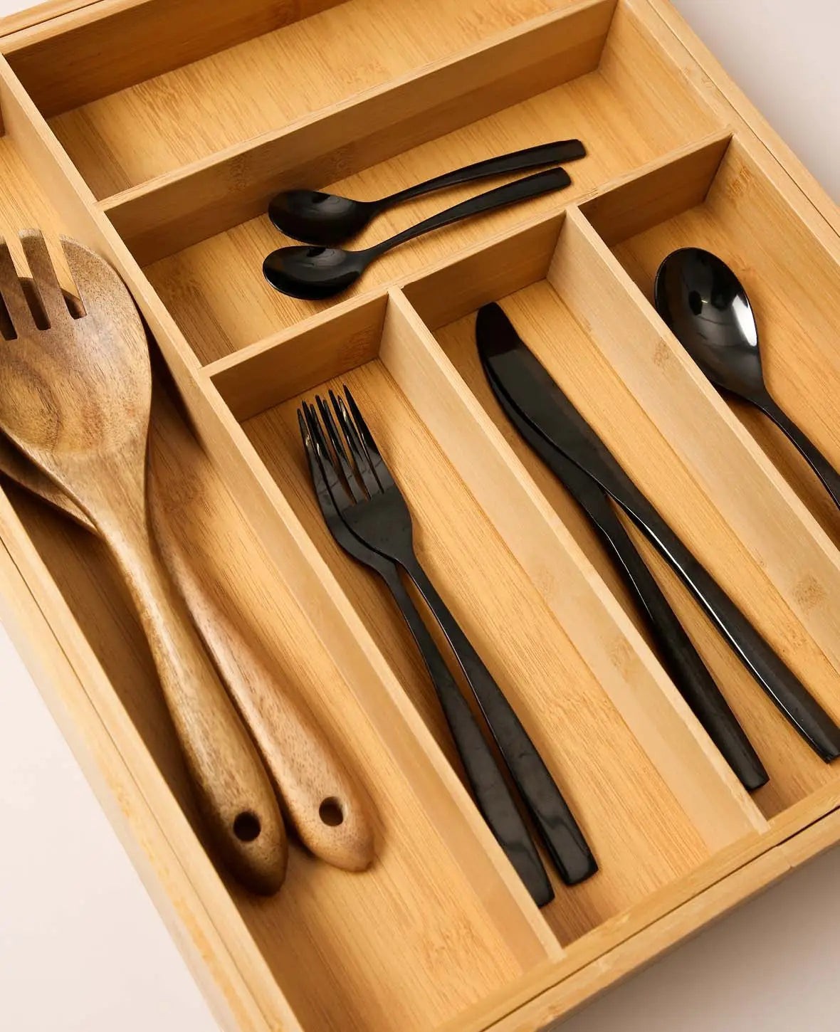 Ausziehbarer Besteckkasten aus Bambus, 35 bis 57.5 x 42.5 x 6.4 cm