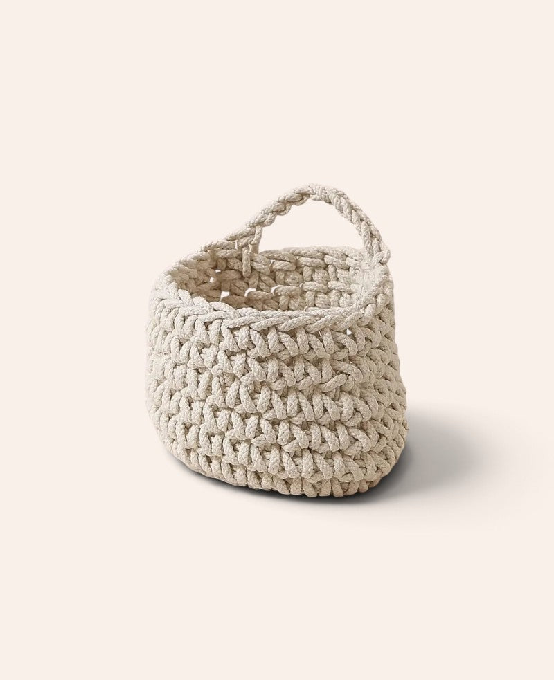 Weisses, gehäkeltes Körbchen aus Baumwolle, Ø 17 cm x 11 cm