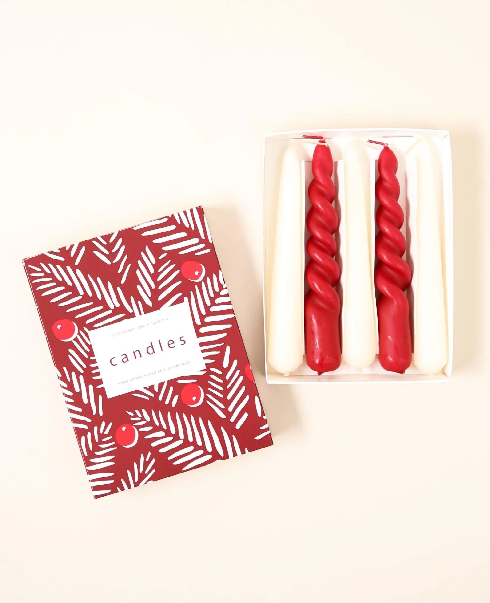 Weihnachtliches Kerzen Set mit schöner Verpackung, Rot und cremefarben gemischt, 5 Stück, H 15 x Ø 2.2 cm