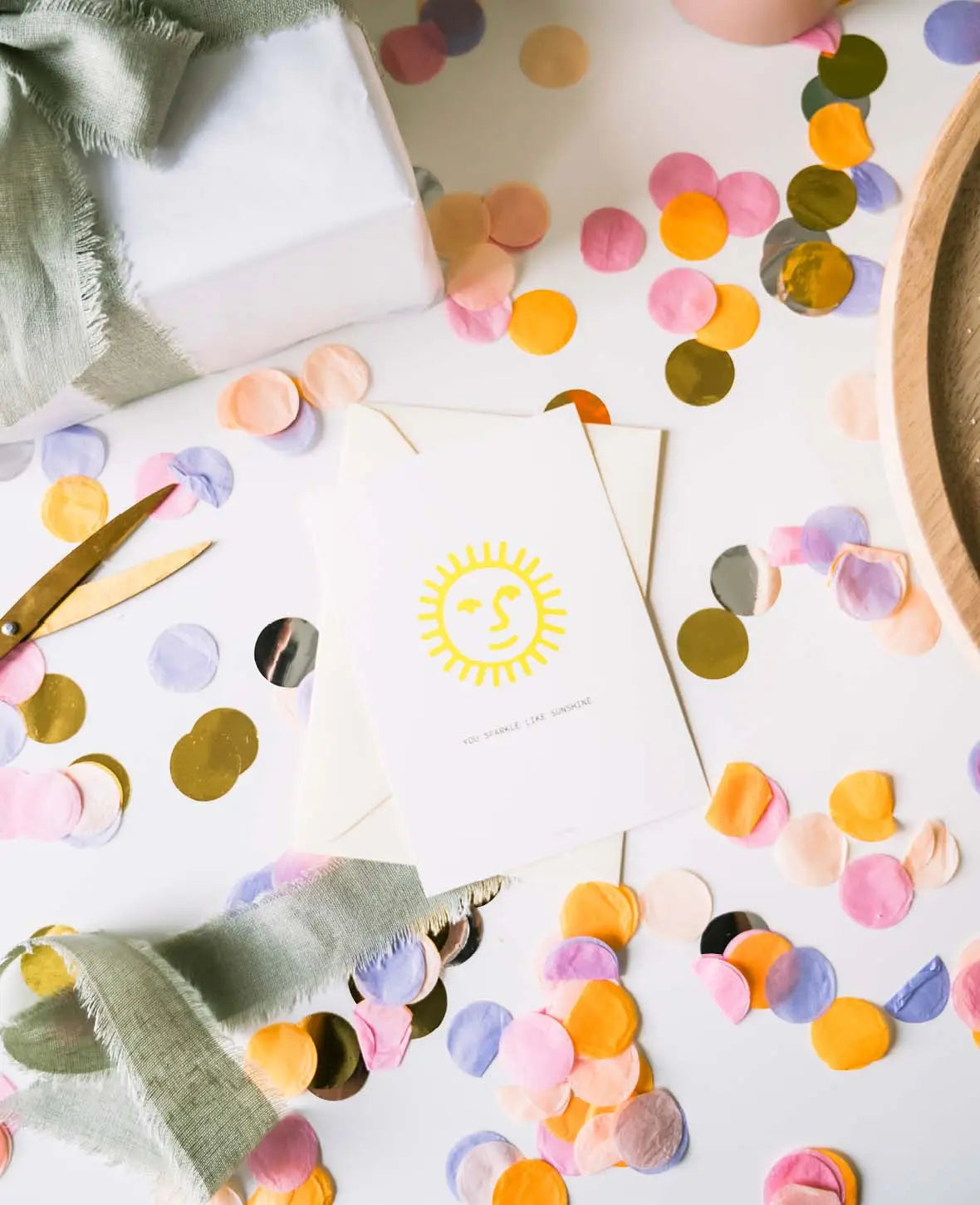 Grusskarte / Postkarte Hochformat "You sparkle like sunshine", 10.5 x 14.8 cm, weisses Naturpapier mit farbigem Print