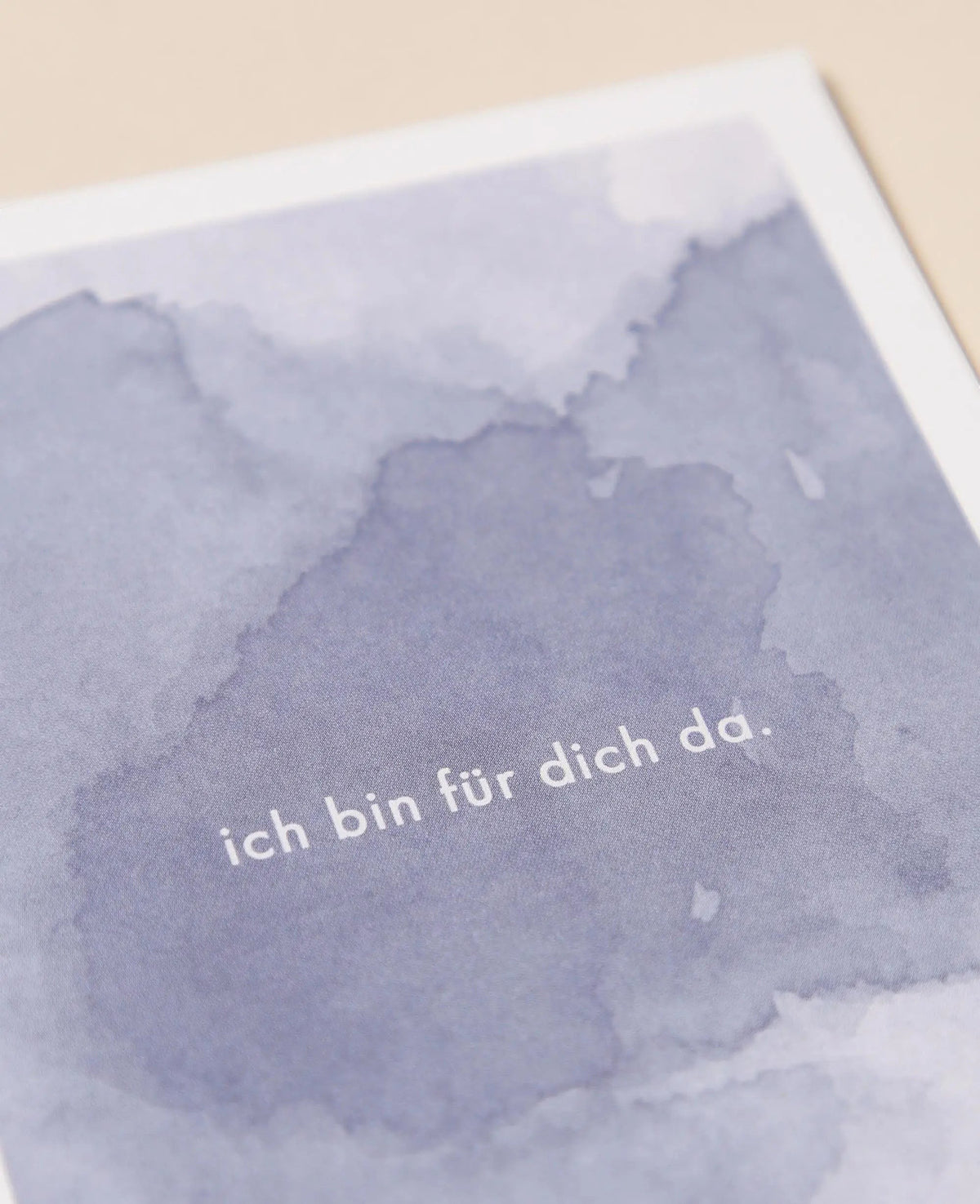 Trauerkarte / Postkarte Hochformat, 10.5 x 14.8 cm, "für dich da", weisse Karte mit farbigem Print