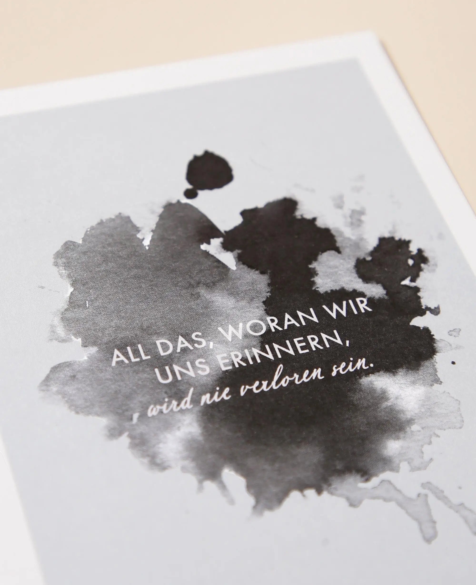 Trauerkarte / Postkarte Hochformat "Erinnerung", 10.5 x 14.8 cm, weisse Karte mit farbigem Print