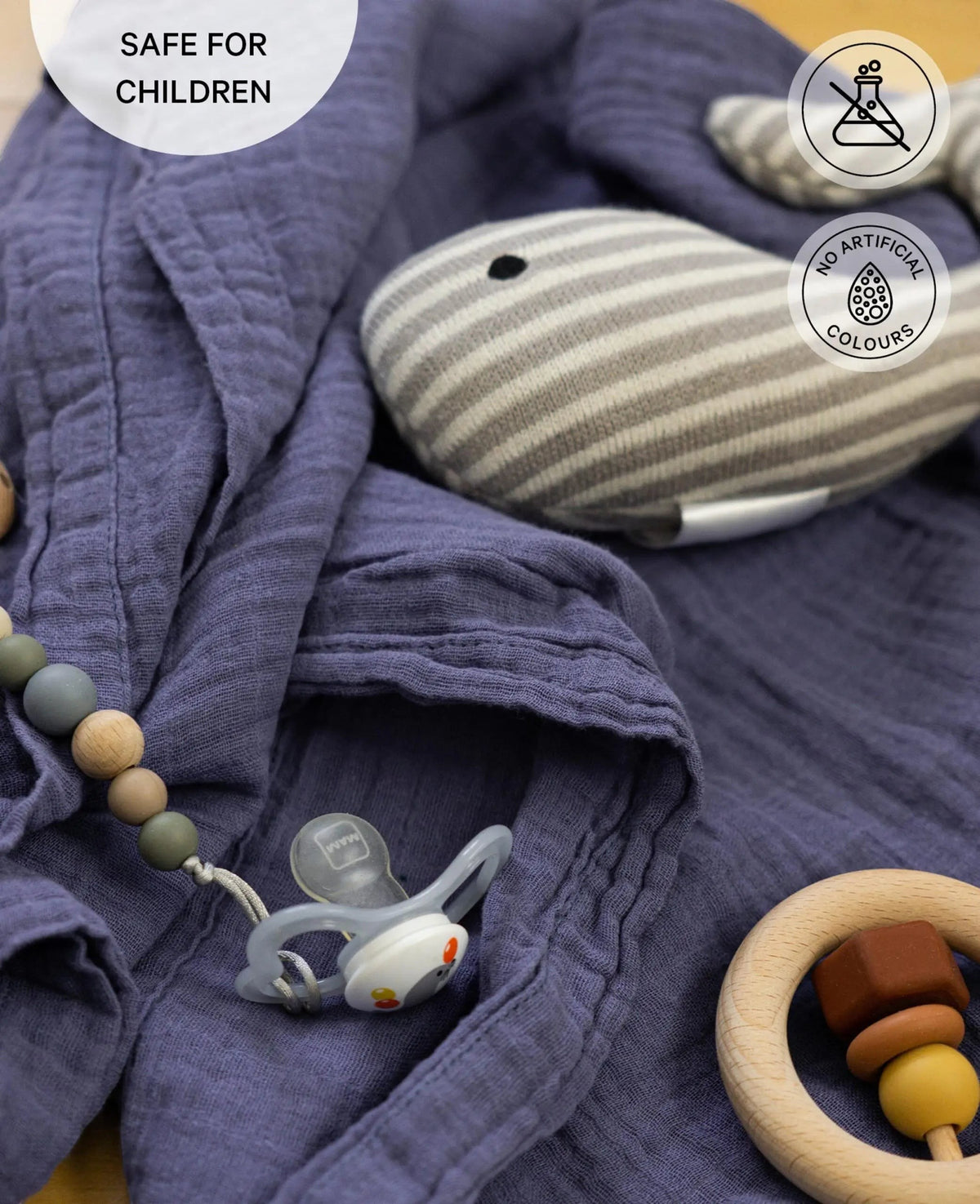 Grosses Musselin Tuch / Mulltuch aus 100% Bio Baumwolle als Nuscheli für Babys oder als Mode- und Dekoaccessoire in dunkelblau, 120 x 100 cm