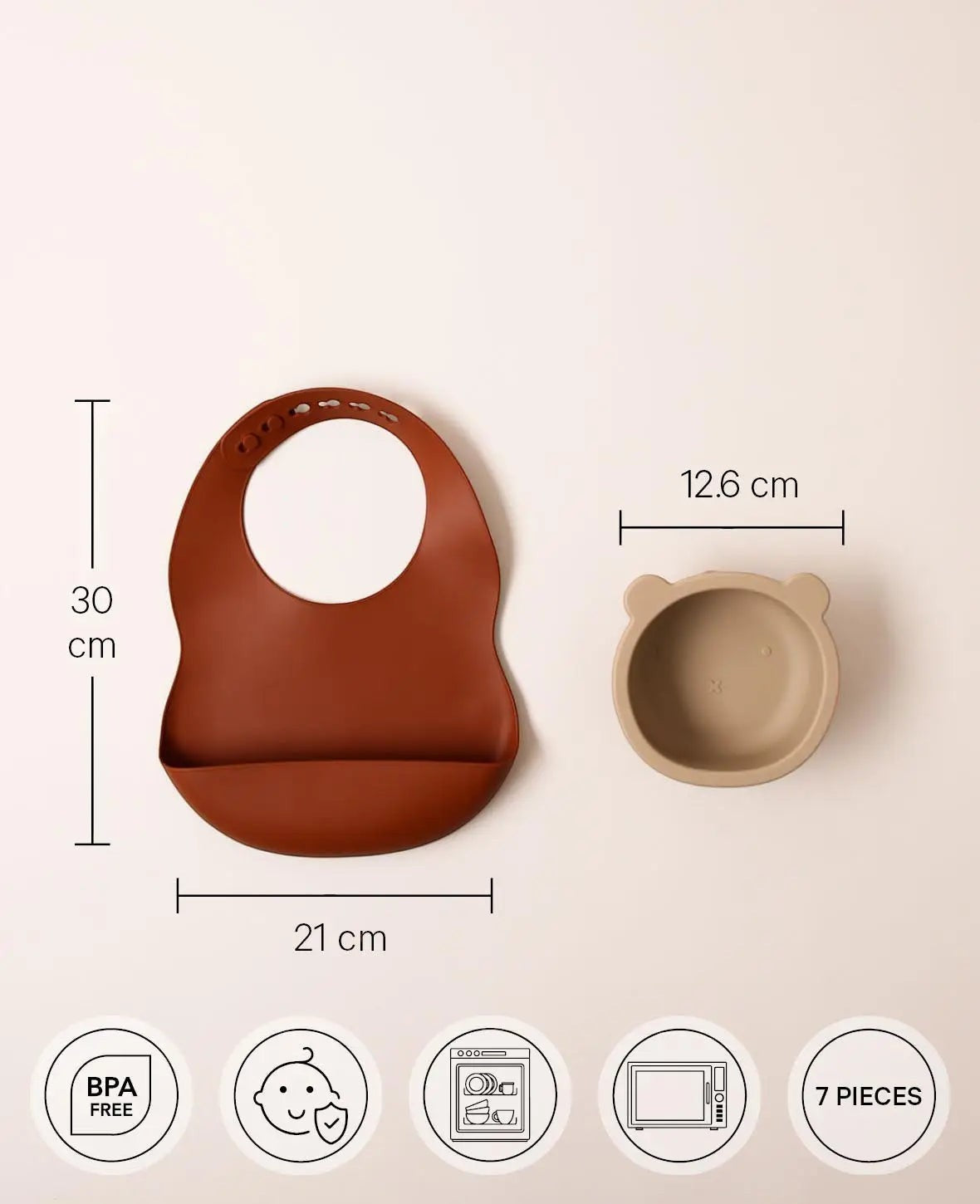 Kinder Geschirrset "Bär", aus Silikon in Sienna/Beige/Rostrot, mit Tellern, Besteck, Becher, Tischset und Lätzchen