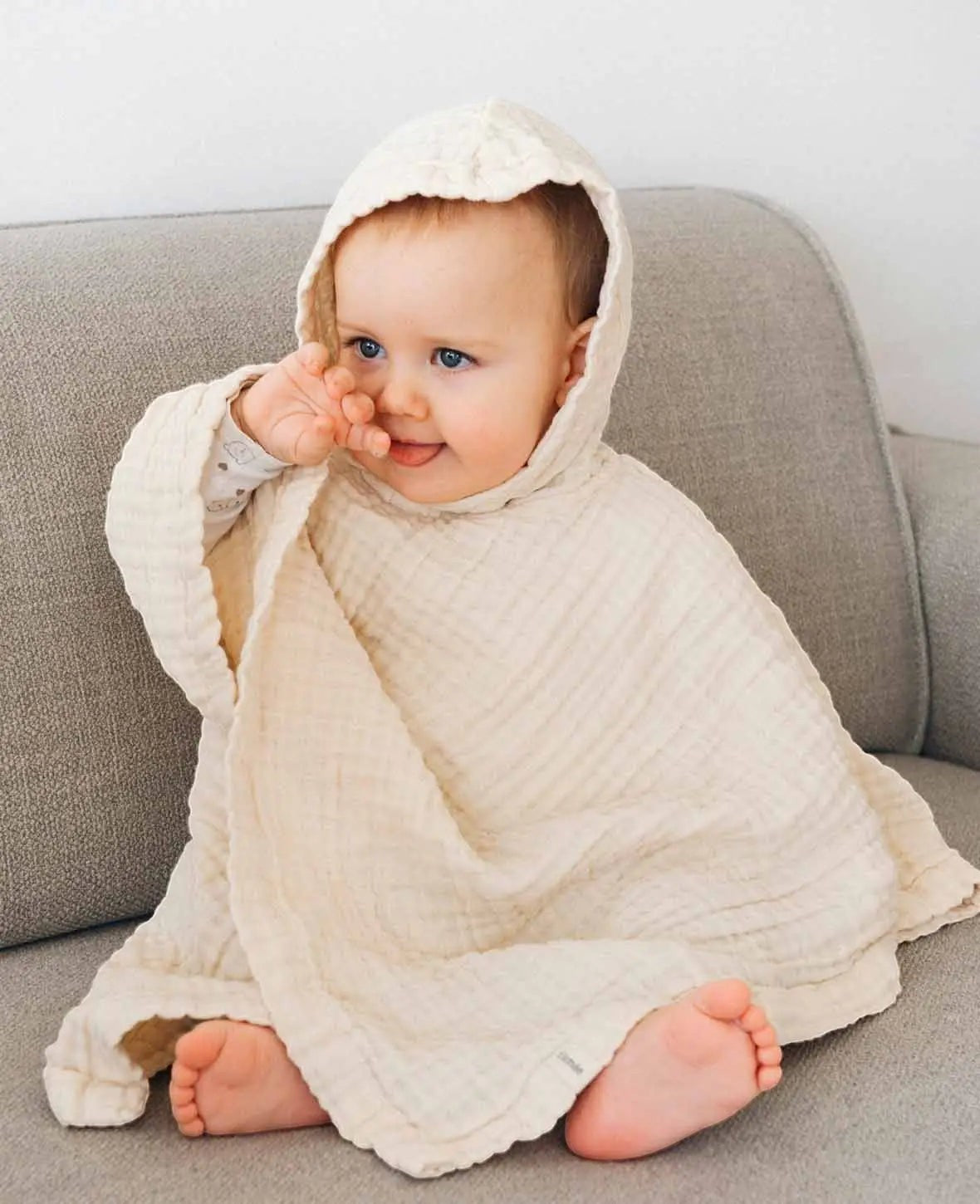 Poncho "Lilo" aus 100% Bio Baumwolle-Musselin in Vanille Gelb für Kinder im Alter von 1-2 Jahren