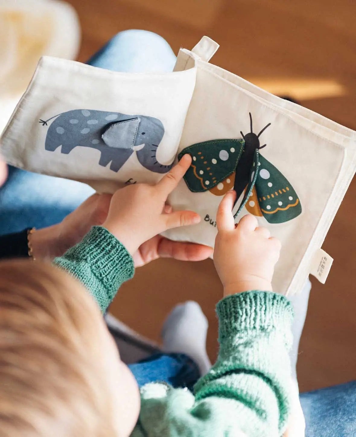 Kinderstoffbuch / Fühlbuch "Wild Animals", mit Silikonbefestigungsring