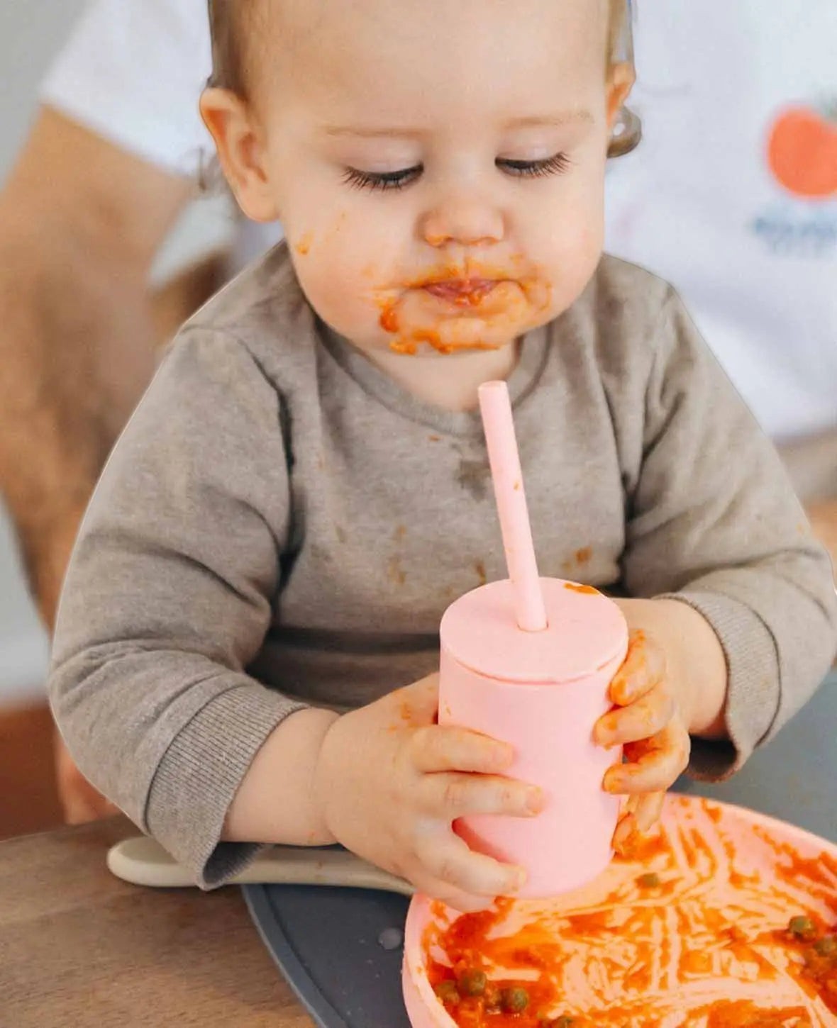 Trinkbecher mit Strohhalm für Kinder in rosa aus Silikon, 200 ml