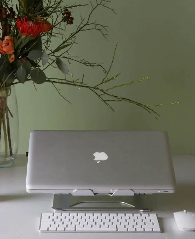Verstellbarer Laptopstand, silberner Laptophalter für's Homeoffice