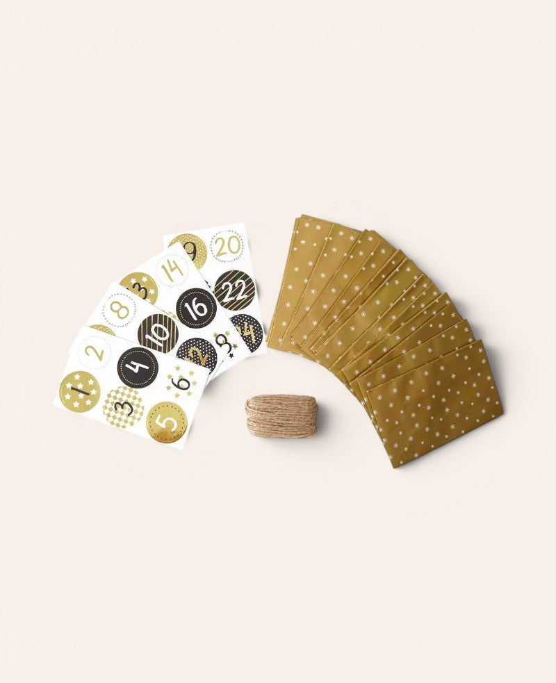 Adventkalenderset mit Sticker, Kordel und Tüten in Gold mit Sternen