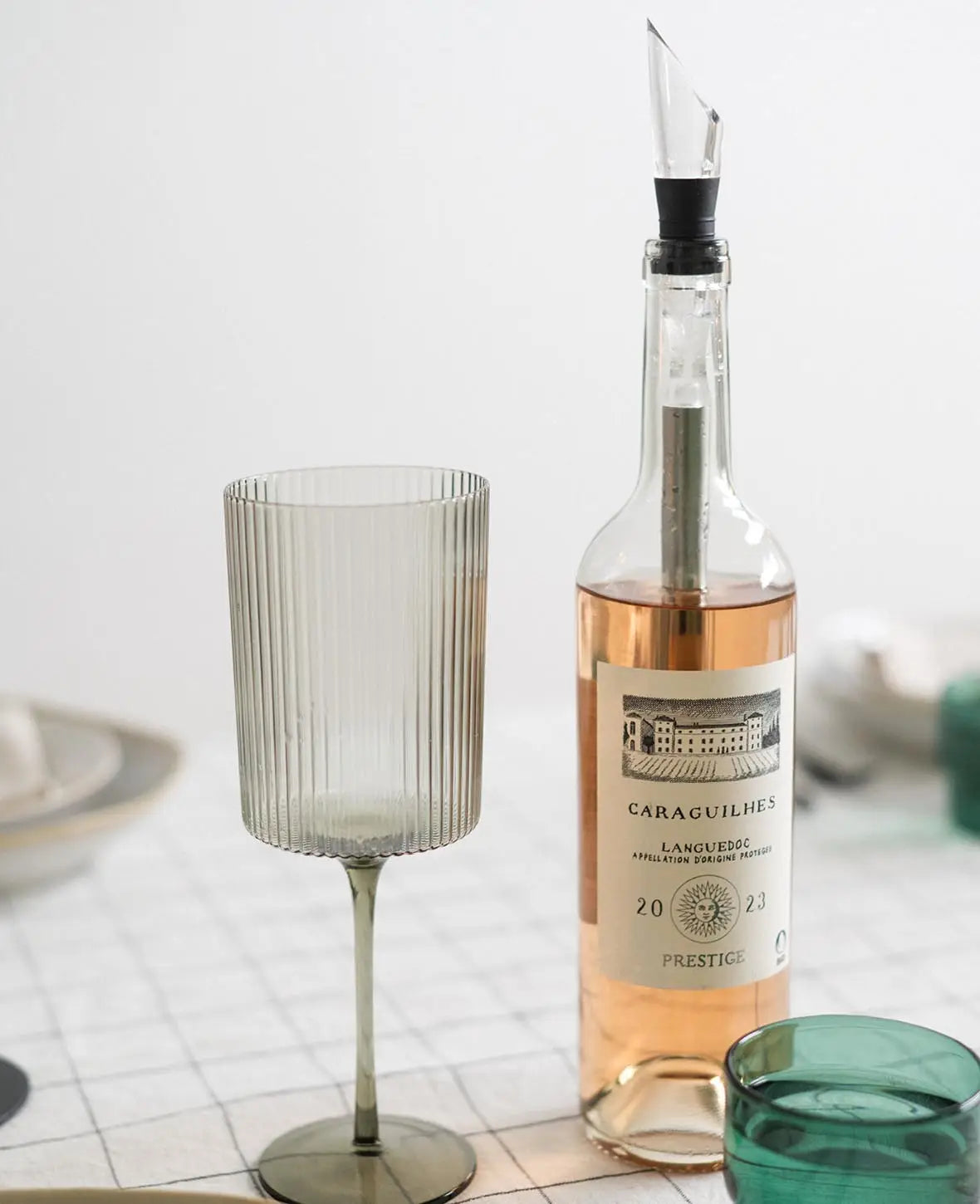Flaschen Kühler aus Edelstahl mit Wein Dekanter und tropffreiem Ausguss