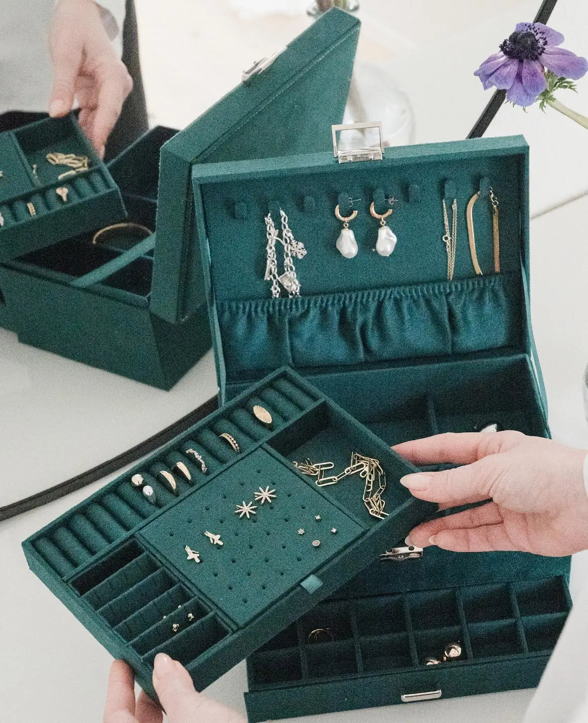 Flanell Schmuckschatulle mit Schloss Aufbewahrungsbox Organizer für Ringe / Halskette / Ohrringe / Armbänder - Dunkelgrün