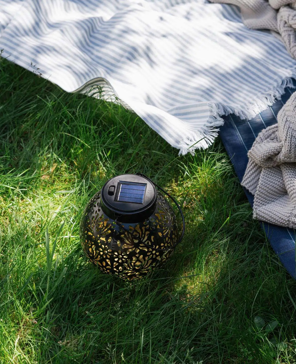 LED Solar Lampe / Garten Laterne - Warmweisses Licht, Ø 14cm, Schwarz