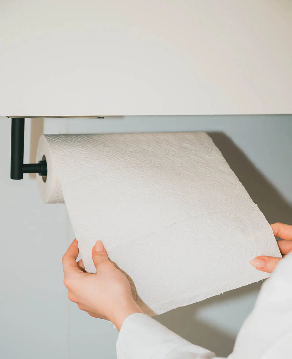 Selbstklebende Küchenrollen Halterung Ständer mit Dämpfung Schwarz, 30cm
