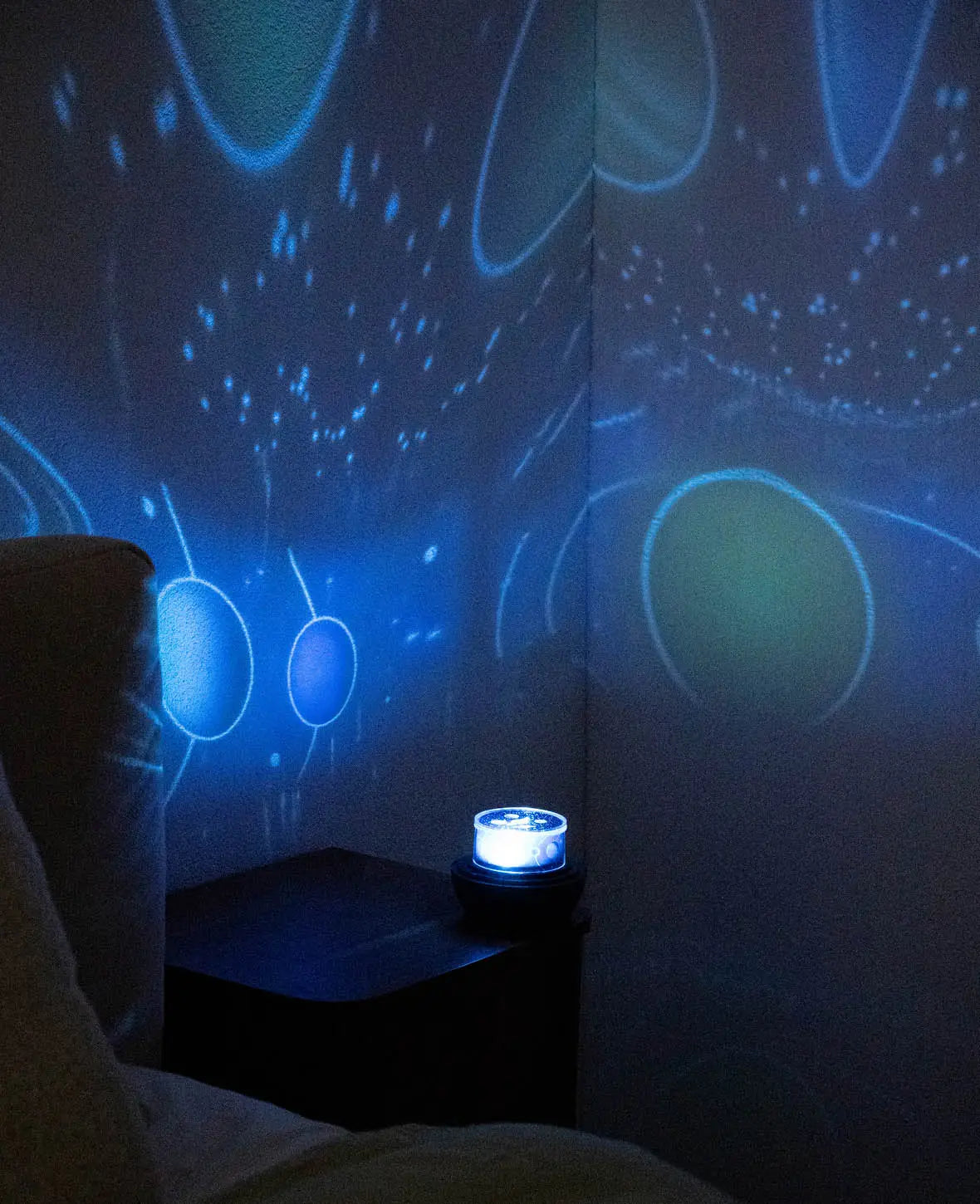 2in1 LED Sternenhimmel Projektor / Nachtlicht mit 360° Drehung, 6 verschiedene Wechselmotive