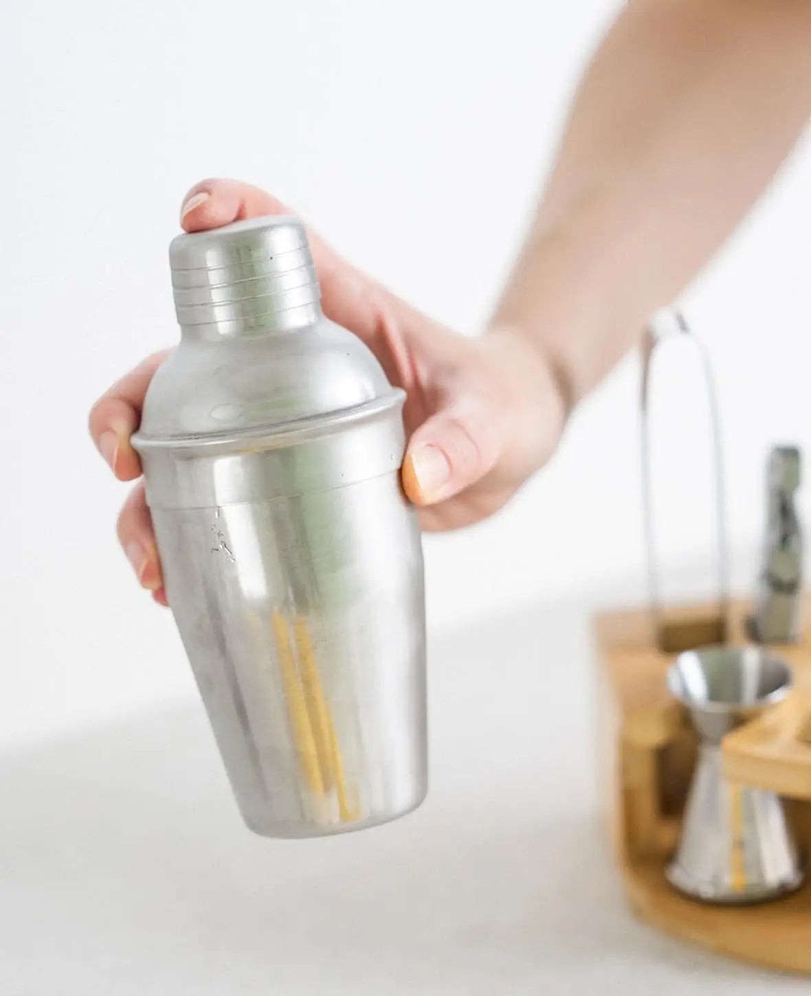12-teiliges Cocktail Mixer / Bar Shaker Set aus Edelstahl inkl. Bambus Halterung / 350ml Silber