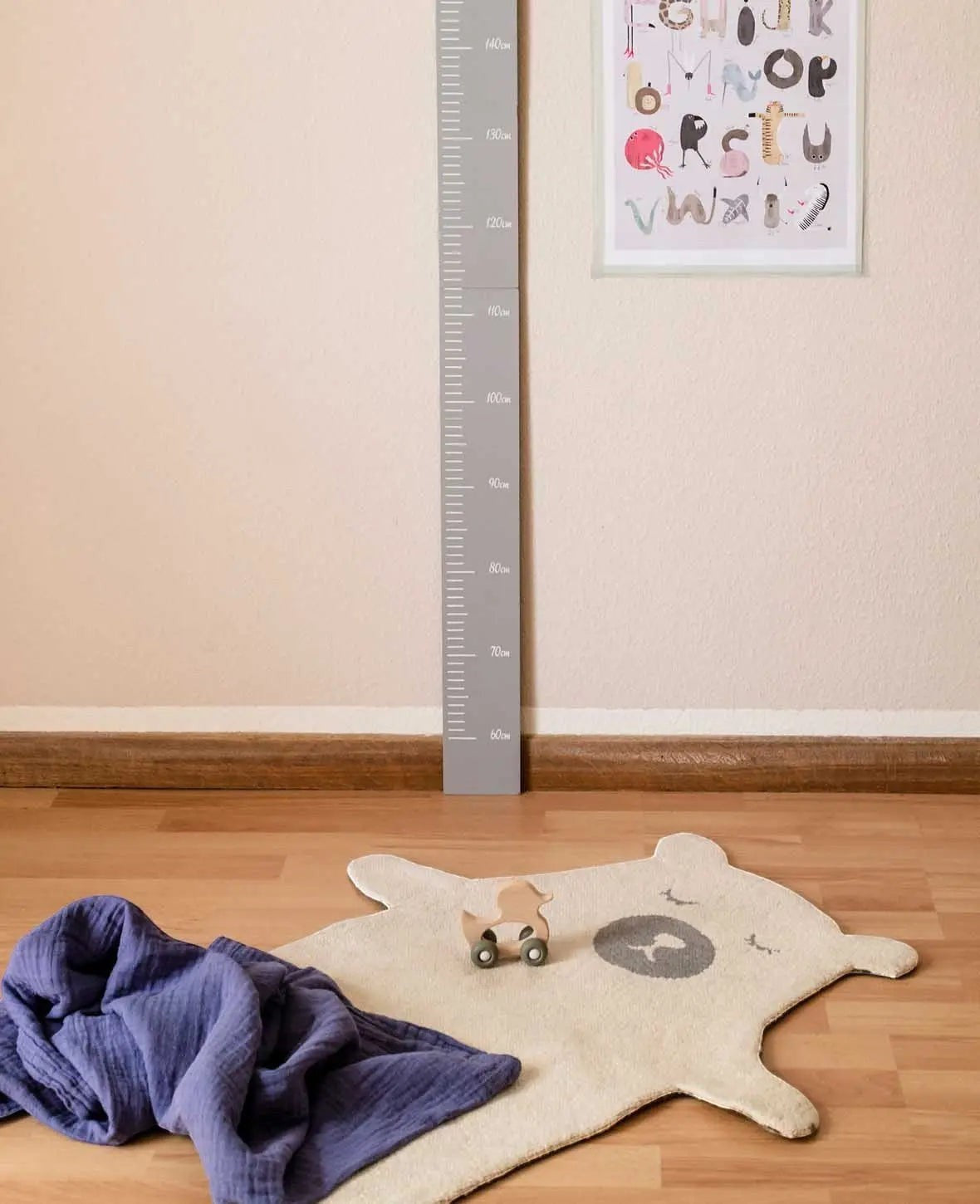 Holzente Beisspielzeug auf Rädern aus Buchenholz und Silikon, 9.5 cm