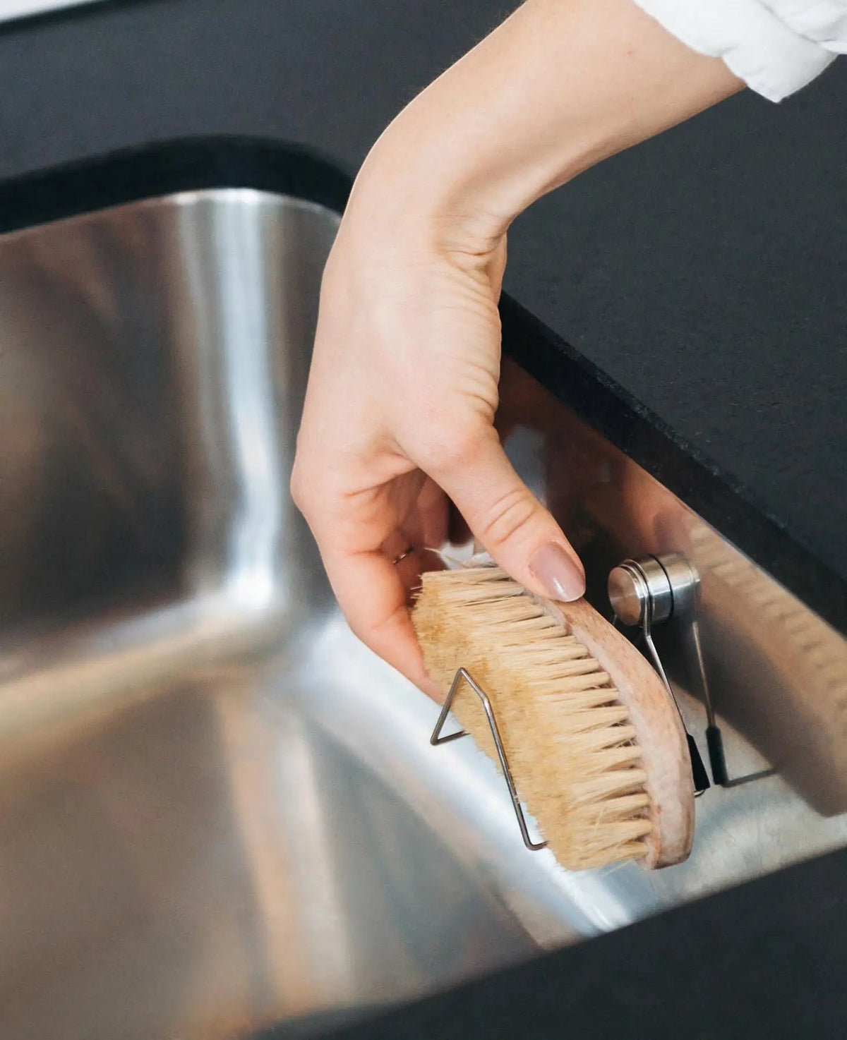 Magnetischer Schwammhalter für Spülbecken aus Edelstahl