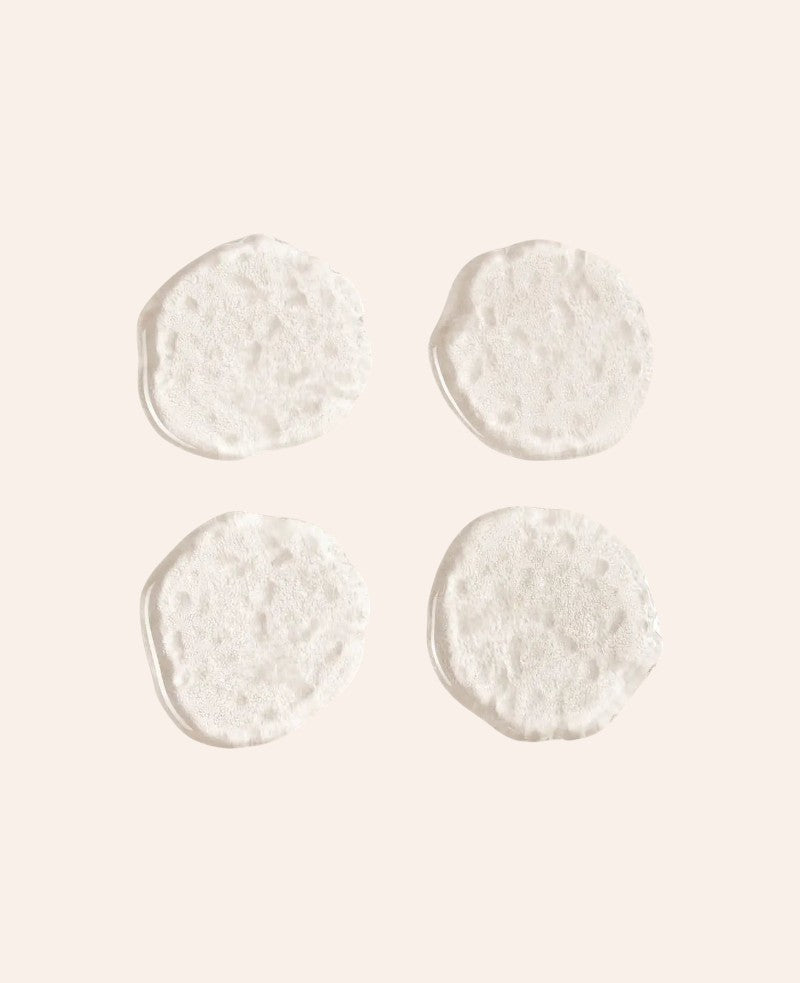 Esmée 4er Set Untersetzer aus Glas mit organischer Form und strukturierter Oberfläche im Scandi Style