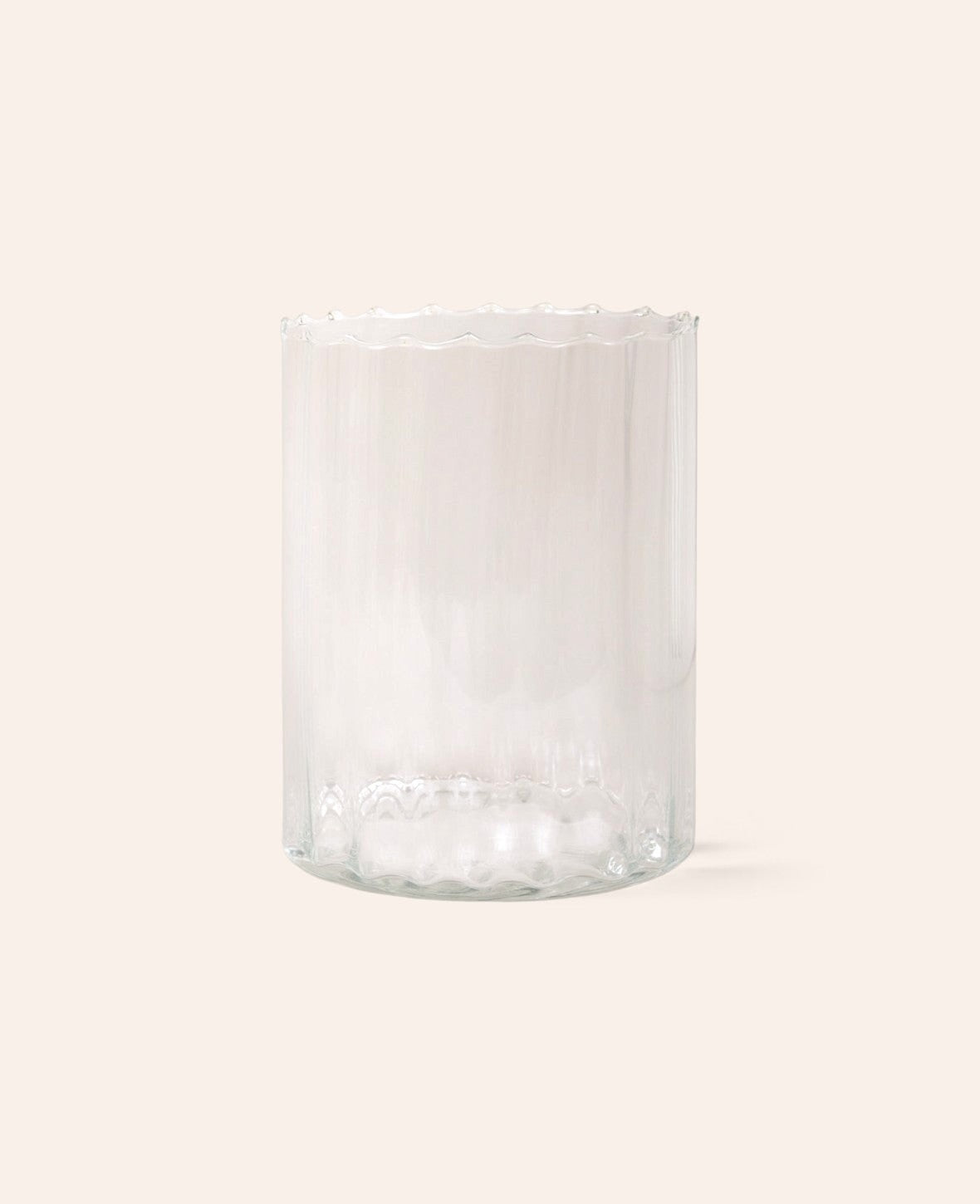 Esmée Glasvase Evelina mit eleganter Wellenstruktur und klarer Optik für Blumensträusse