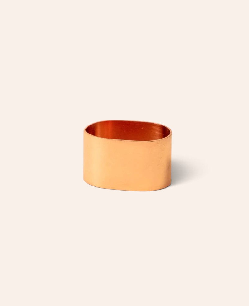 Esmée Serviettenring aus glänzendem kupferfarbenem Stahl in ovaler Form für eine elegante Tischdekoration
