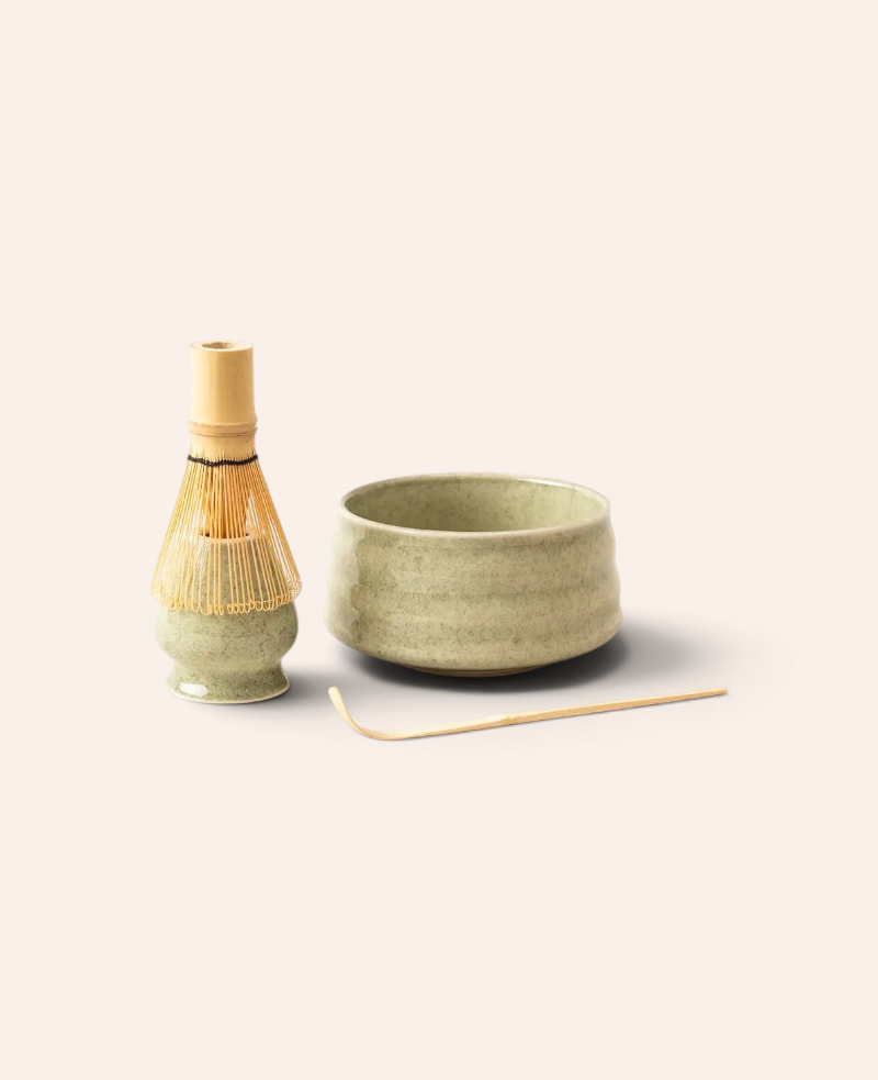 Esmée 4-teiliges Matcha Tee Set mit grüner Keramikschale, Bambusbesen, Halterung und Löffel für Teezeremonien