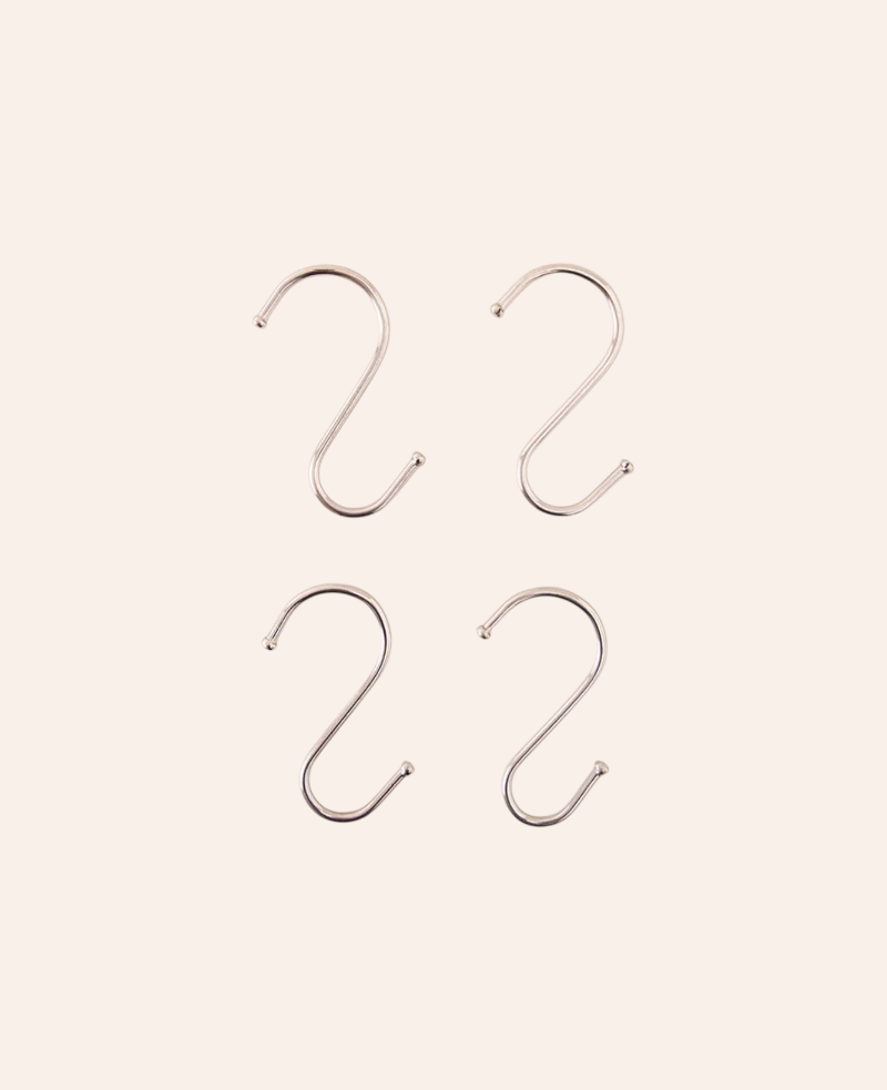 Esmée 4er-Set S-Haken aus silbernem Metall, 72 mm lang, ideal zum Aufhängen ohne Bohren in Küche oder Werkstatt.