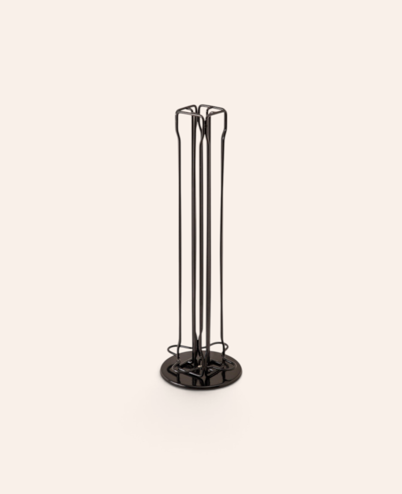 Esmée schwarzer Kaffeekapselhalter aus Aluminium für 40 Nespresso Kapseln in schlankem, drehbarem Design
