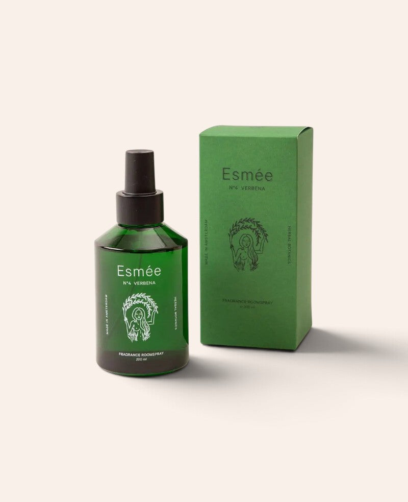 Esmée No 4 Verbena Raumspray in grüner Glasflasche mit passender Geschenkverpackung, handgefertigt in Amsterdam.